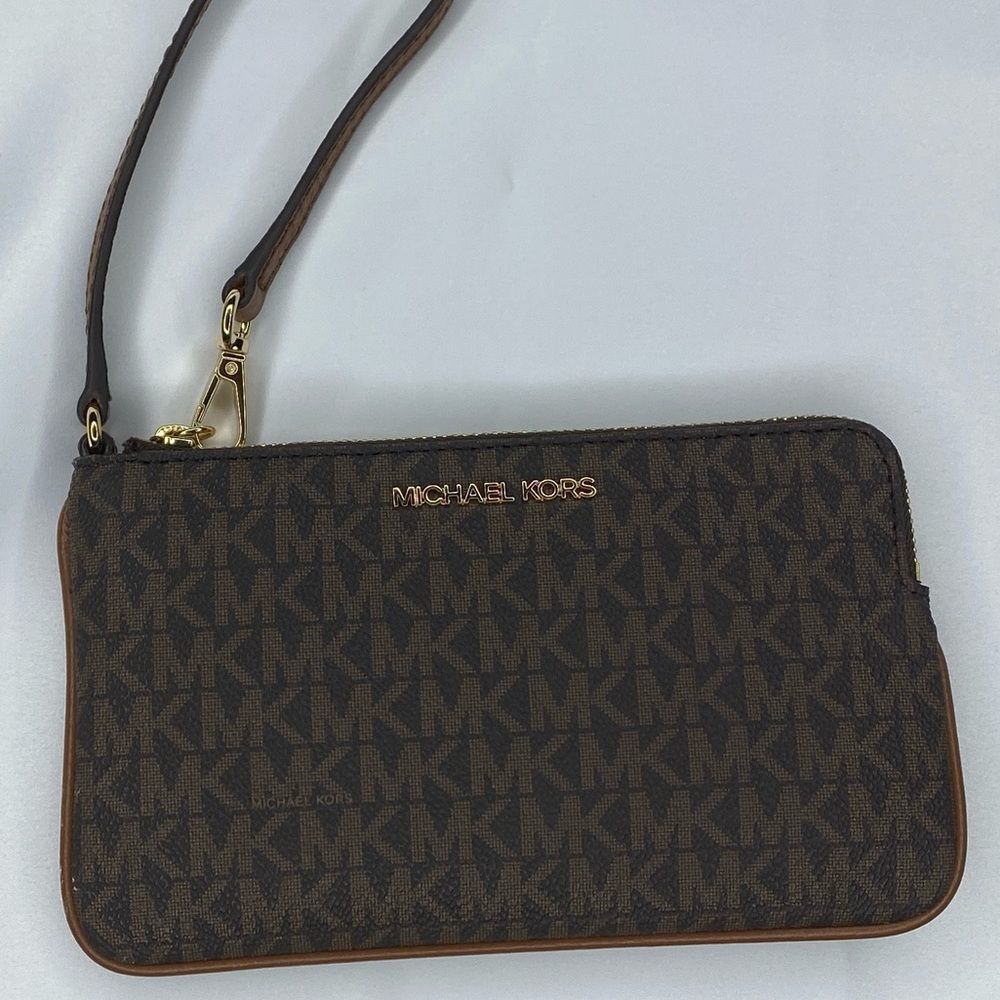 Michael Kors Jet Set Travel Large Logo Wrislet - Picture 4 of 6